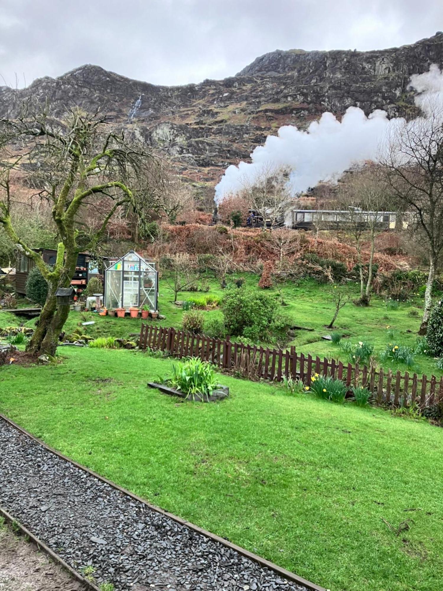 Bryn Elltyd Eco House Vendégház Blaenau Ffestiniog Kültér fotó